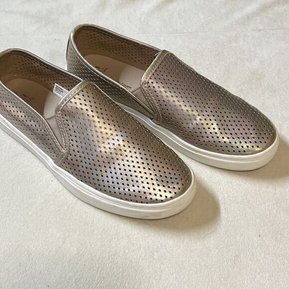 Time And Tru Shoes Women’s Sz 6 1/2 Loafers Metallic Gold Slip On Casual Sneaker - Picture 5 of 8